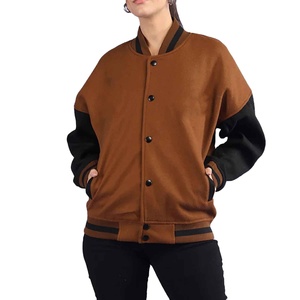 Chaqueta universitaria personalizada para mujer, diseñada para la comodidad diaria con materiales de primera calidad y una elegante silueta deportiva. - Product Image 1