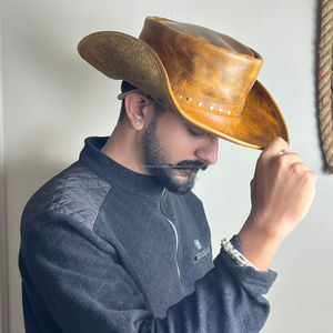 Sombrero de Vaquero de Cuero Genuino Desgastado de Alta Calidad, Estilo Western Outback, Forma de Sombrero de Bush, Ala Ancha Moldeable, Protección Solar Duradera - Product Image 4
