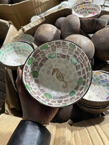 Bol de service personnalisé en bambou avec incrustation MOP, design bohème, écologique et durable pour fêtes, soupes, décoration et cadeaux - Vietnam - Product Image 1