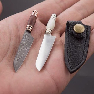 Cuchillos de cocina hechos a mano de acero damasco D 2, miniaturas de acero, Mini Chef, con cuero Bolsa