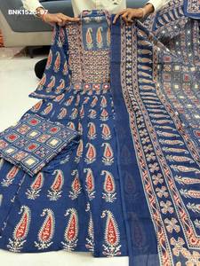 Conjunto Kurti-Plazzo-Dupatta de algodón Jaipuri 60-60 de calidad premium con estampado Bagru y trabajo de espejo en el cuello, proveedor indio. - Product Image 5