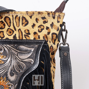 Bolso Bandolera de Cuero Sintético Estilo Boho con Diseño Floral y Compartimento Oculto para Portar Objetos - Product Image 5