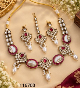 Elegante Juego de Joyería Kundan de Latón Chapado en Oro, Collar y Aretes con Perlas de Imitación, Joyería Nupcial para Regalo de Boda - Product Image 1