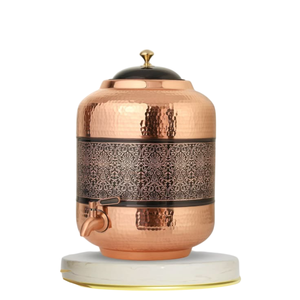 Distributeur d'eau en cuivre pur, design martelé, Matka artisanal avec robinet en laiton anti-fuite et support, pour hôtels et restaurants de luxe - Product Image 1