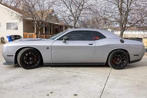 SRT Hellcat d'occasion, moteur V8 suralimenté, nombreuses modifications - Product Image 3