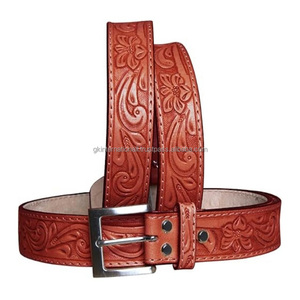Cinturón de Cuero Vaquero para Hombre con Diseño Personalizado, Tallado a Mano con Relieve Floral y Hebilla de Metal Intercambiable - Product Image 6