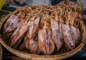 HIGH PURITY <b>DRIED</b> <b>SQUID</b> / WHOLESALE PRICE NATURAL SUN-<b>DRIED</b> <b>SQUID</b> WHOLE FOR EXPORT - Product Image 4