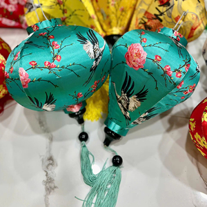 Linternas de Seda Jacquard, Linternas Decorativas de Bambú y Seda para Bodas, Jardines, Restaurantes, Linternas de Seda Vietnamitas - Product Image 1