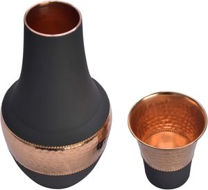Bouteille d'eau en cuivre de qualité supérieure, bouteille à boire en métal pour la maison, le bureau, l'hôtel, le restaurant, disponible à la vente au quotidien - Product Image 2