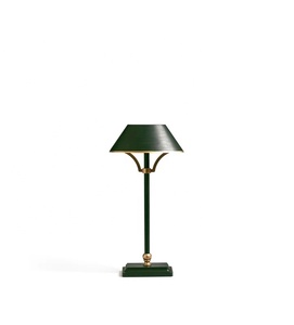 Lámpara de Mesa Metálica Emerald Crest con Estructura de Hierro Premium, Pantalla Decorativa, Iluminación Cálida para Espacios Interiores de Lujo - Product Image 5