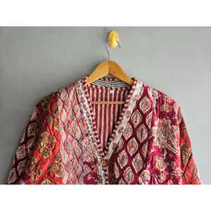 Veste matelassée patchwork style universitaire pour femme, manteau d'hiver court à manches régulières, boutonnée sur le devant, vêtement décontracté, cadeau pour elle - Product Image 4