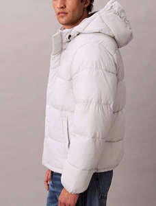 Chaqueta Bomber Impermeable y Cortavientos con Capucha y Cordón Ajustable, Color Gris, con Logotipo Personalizado, Bolsillos Laterales con Ribete, de Alta Demanda - Product Image 4