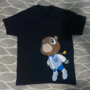 เสื้อยืดพิมพ์ลายการ์ตูนคุณภาพสูงสำหรับผู้ชายและผู้หญิง เสื้อยืดพิมพ์ลายพัฟฟ์ ผ้าฝ้าย สตรีทแวร์ เสื้อคู่เข้าชุด เสื้อผ้าอนิเมะใหม่ N - Product Image 1