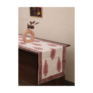 ผ้าปูโต๊ะลายดอกไม้สีชมพูปักลายผ้าฝ้ายแท้ 100% น้ำหนัก 120 GSM ขนาด 72 นิ้ว สไตล์อินเดียแบบนามธรรม พร้อมบริการ OEM และได้รับการรับรอง GOTS  รออย่างมั่นใจว่าจะได้รับการจัดวางที่สวยงาม - Product Image 1