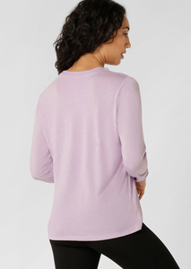 Camiseta de algodón transpirable de manga larga con cuello en V para mujer, ajuste ceñido, color liso, informal, con logo personalizado, venta al por mayor - Product Image 4