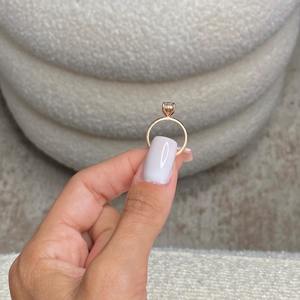 Anillo de Compromiso con Diamante Cultivado en Laboratorio de Corte Ovalado de 1.10 Quilates, Oro Rosa de 14k, Engaste Halo Oculto, Certificado IGI, Color D, Claridad VVS1 - Product Image 5