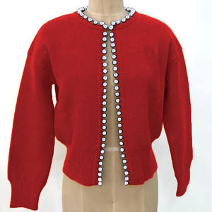 เสื้อคาร์ดิแกนถักสไตล์ชมรมนักศึกษาแบบขายส่ง พร้อมตัวอักษรกรีก เสื้อสเวตเตอร์สั่งทำพิเศษสำหรับมหาวิทยาลัย - Product Image 4