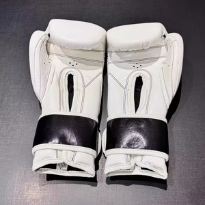 Guantes de Boxeo Profesionales Cleto Reyes, de Cuero Blanco con Cierre de Velcro, Equipo de Entrenamiento para Adultos - Product Image 6