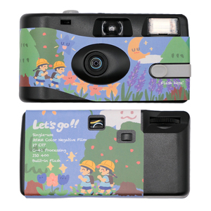 กล้องถ่ายรูปแบบใช้แล้วทิ้ง Lomography รุ่น Custom Back School ขนาด 35 มม. ใช้ฟิล์มแบบแมนนวล โฟกัสคงที่ พร้อมไฟฉาย ใช้แบตเตอรี่ AA ของขวัญส่งเสริมการขาย - Product Image 2