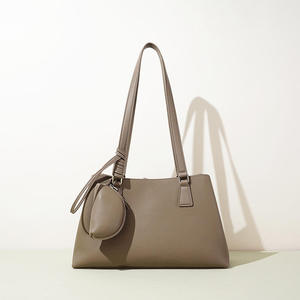 Sacs en cuir pour femmes en gros, sacs fourre-tout en cuir véritable, logo personnalisé, marque privée, faible MOQ, fourniture - Product Image 4
