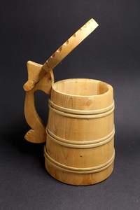 Most Selling Wooden Mug with Handle Traditional Wooden Tankard Vintage Beer Mug for Home Kitchen Bar Decoration - Product Image 6