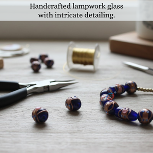 Perles en verre soufflé artisanal bleu foncé, brin de 8 pouces |   Décoration de gâteau de mariage avec accent en cuivre |   Formes Mixtes Multi-Tailles pour la Fabrication de Bijoux - Product Image 2