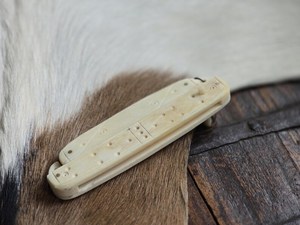 Handmade Carved Cow Bone Comb with Case: Viking Medieval Design - Product Image 1