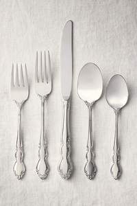 Portavelas Navideño de Madera Resistente, Diseñado para Soportar el Uso Frente a Frente con la Intensidad de la Temporada Navideña sin Perder el Brillo ni la Integridad Estructural - Product Image 2