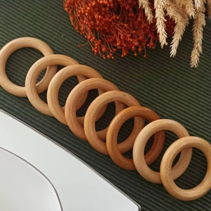 Porte-serviettes créatifs en bois pour une mise en scène artistique de la table, ajoutant une touche unique en bois à la décoration de table. - Product Image 1