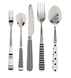 Juego de Cubiertos de Acero Inoxidable Plateado en Tonos Cálidos, Moderno, Sostenible y Duradero para Comidas Familiares Diarias y Fiestas - Product Image 2