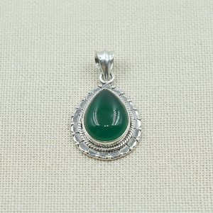 จี้หยดน้ำหยกเขียวเงินแท้ 925 ดีไซน์วินเทจทำมือ ประดับด้วยพลอยธรรมชาติ ของขวัญสำหรับผู้หญิง - Product Image 6