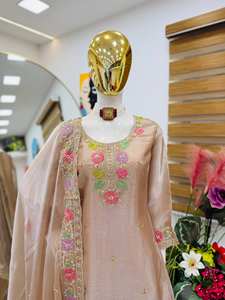 Conjunto de 3 Piezas de Ropa Étnica de Lujo Discreto – Suministro Internacional al por Mayor - Product Image 3