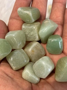 Pierre d'aventurine verte polie, roulée, aux couleurs apaisantes et profondes, surface lisse et arrondie, texture raffinée pour collections de cristaux - Product Image 4