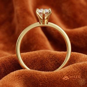 Bague de fiançailles plaquée or, coupe marquise, style solitaire diamant, pour femme, bague de mariage, design minimaliste, bijoux fins - Product Image 3