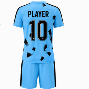 Kit de football de qualité supérieure conçu pour des performances maximales avec des matériaux à séchage rapide et une construction renforcée - Product Image 2