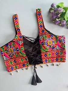 Camiseta Étnica Acolchada 100% Algodón para Mujer, Sin Espalda, Sin Mangas, con Bordado de Espejo, Top Corto para Bodas, Fiestas, Diwali - Product Image 3