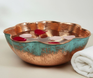 Bol de pédicure artisanal en cuivre avec finition patine turquoise pour spa et salon – Bassin de pédicure patiné turquoise pour la relaxation - Product Image 2