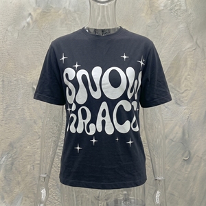 T-shirt à manches courtes surdimensionné imprimé Snow Grace pour homme, col rond décontracté, jersey 100% coton - Product Image 6