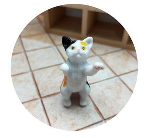 Accesorio de Casa de Muñecas de PVC en Miniatura, Gatito Curioso para Uso Decorativo, Observa a la Predeña en Plataforma Alta, Unisex, para Mayores de 14 Años - Product Image 6