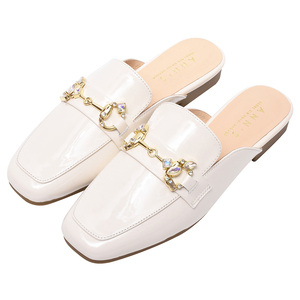 Mules planos de charol beige Ann'S con punta cuadrada y hebilla de cristal, sin cordones, para todas las estaciones, color liso, tendencia de moda, con soporte de arco. - Product Image 1