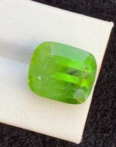 พลอยเพอริดอทสีเขียวทรงคุชชั่น หินธรรมชาติแบบเม็ดเดี่ยว สำหรับทำเครื่องประดับตามสั่ง - Product Image 4