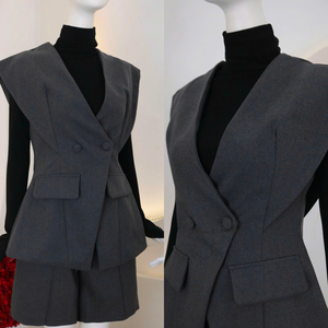 Ensemble décontracté pour femme, fabriqué au Vietnam, de qualité supérieure, comprenant un blazer uni à manches longues et un short sans manches au-dessus du genou, en coton. - Product Image 3