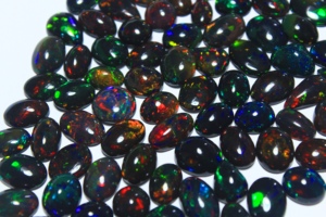 Ópalo Natural Etíope de Alta Calidad, Multicolor, Corte Ovalado, Gema Suelta 4x6mm 8x10mm, Tratado Ahumado con Efecto de Juego de Color y Fuego - Product Image 4