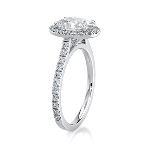 Bague de fiançailles en or blanc 10K avec diamant de laboratoire taille ovale 1,5 carat, halo et bande pavée surélevée, plaqué rhodium, IGI - Product Image 2