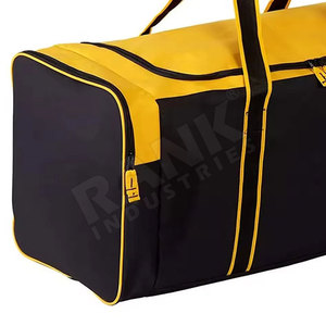 Bolsas de hockey sobre hielo ligeras en stock, hechas de nailon suave, ideales para el transporte diario. - Product Image 6