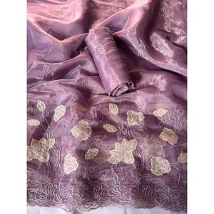 ผ้าไหมชานด้าสีลาเวนเดอร์แท้จาก Elite Weaves พร้อมงานปักลายดีไซเนอร์สำหรับงานแต่งงาน น้ำหนัก 490 กรัม - Product Image 1