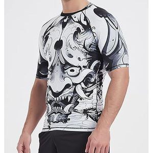 เสื้อแรชการ์ดแขนสั้นผู้ชาย พิมพ์ลายแบบซับลิเมชั่น แห้งเร็ว ผลิตจากโพลีเอสเตอร์ เสื้อว่ายน้ำสำหรับผู้ใหญ่ เสื้อกีฬา - Product Image 1