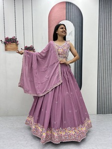 Conjunto de Lehenga Choli y Dupatta para Mujer, Completamente Cosido, con Hilo Pesado y Lentejuelas, Lona de Micro Algodón con Detalles en Dori - Product Image 4