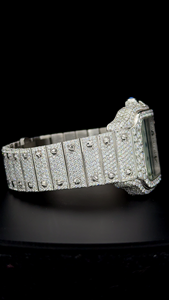 Montre personnalisée époustouflante entièrement sertie de diamants Moissanite carrés, avec cadran classique à date et chiffres romains noirs, dotée de diamants - Product Image 6