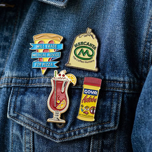 Fournisseur de badges en émail personnalisés avec paillettes - Product Image 2